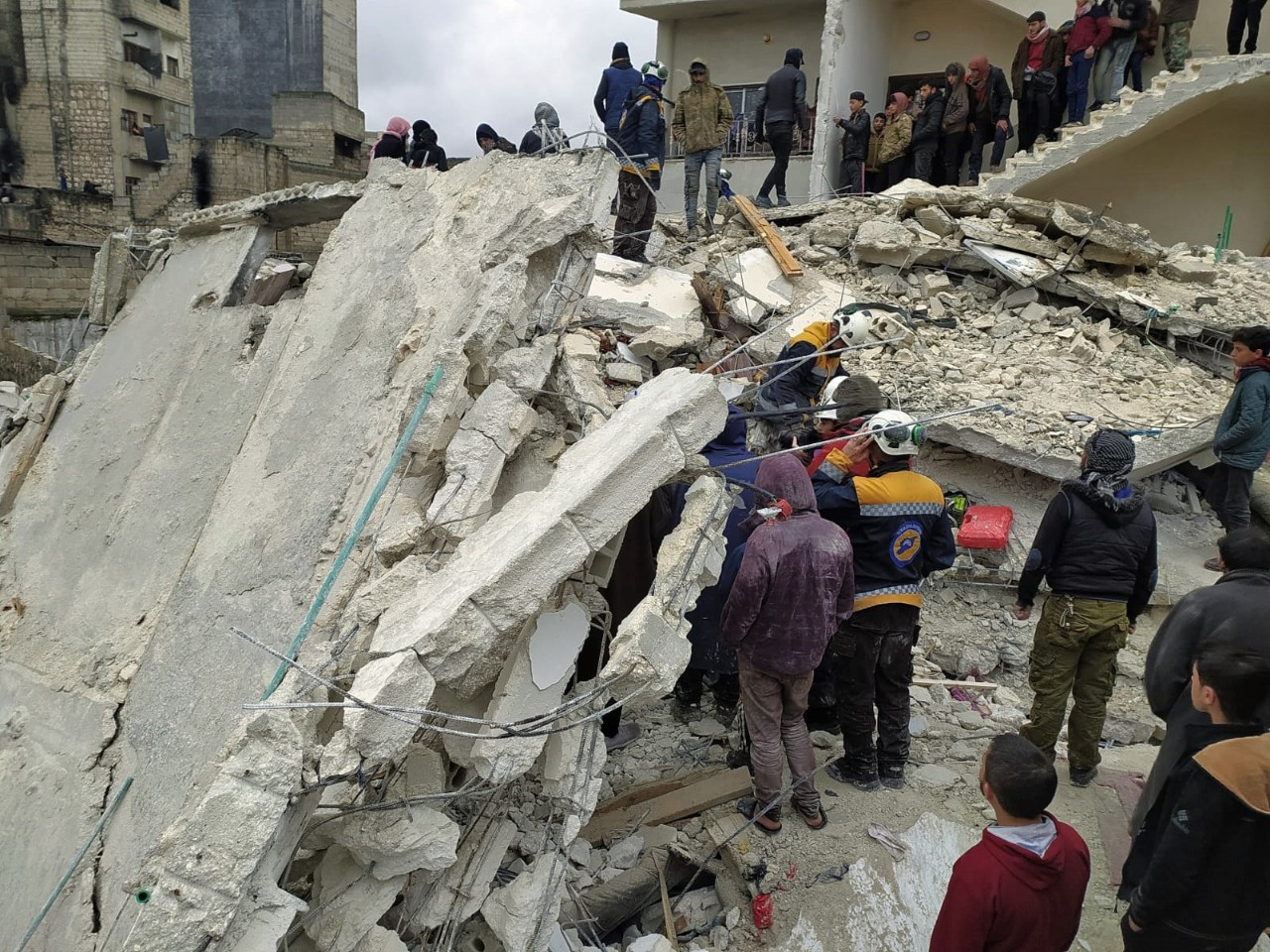 Erdbeben Türkei Syrien Zerstörung Häuser Suche nach vermissten Menschen